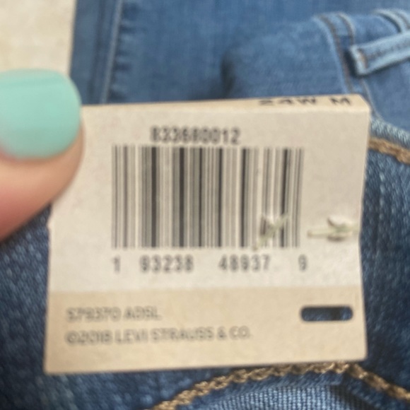 🎉HP🎉Levi's 721 High Rise Jean - Picture 6 of 6